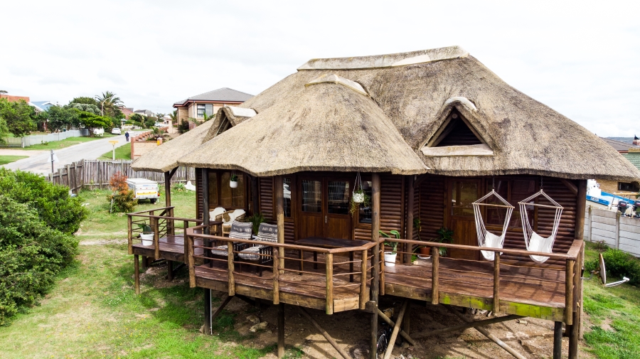 2 Bedroom Property for Sale in Wavecrest Eastern Cape